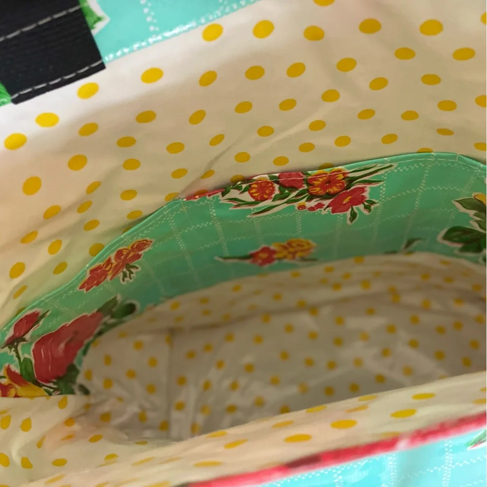 Rosegal Aqua Oilcloth Tote Bag with Cosmetic Bag NWOT